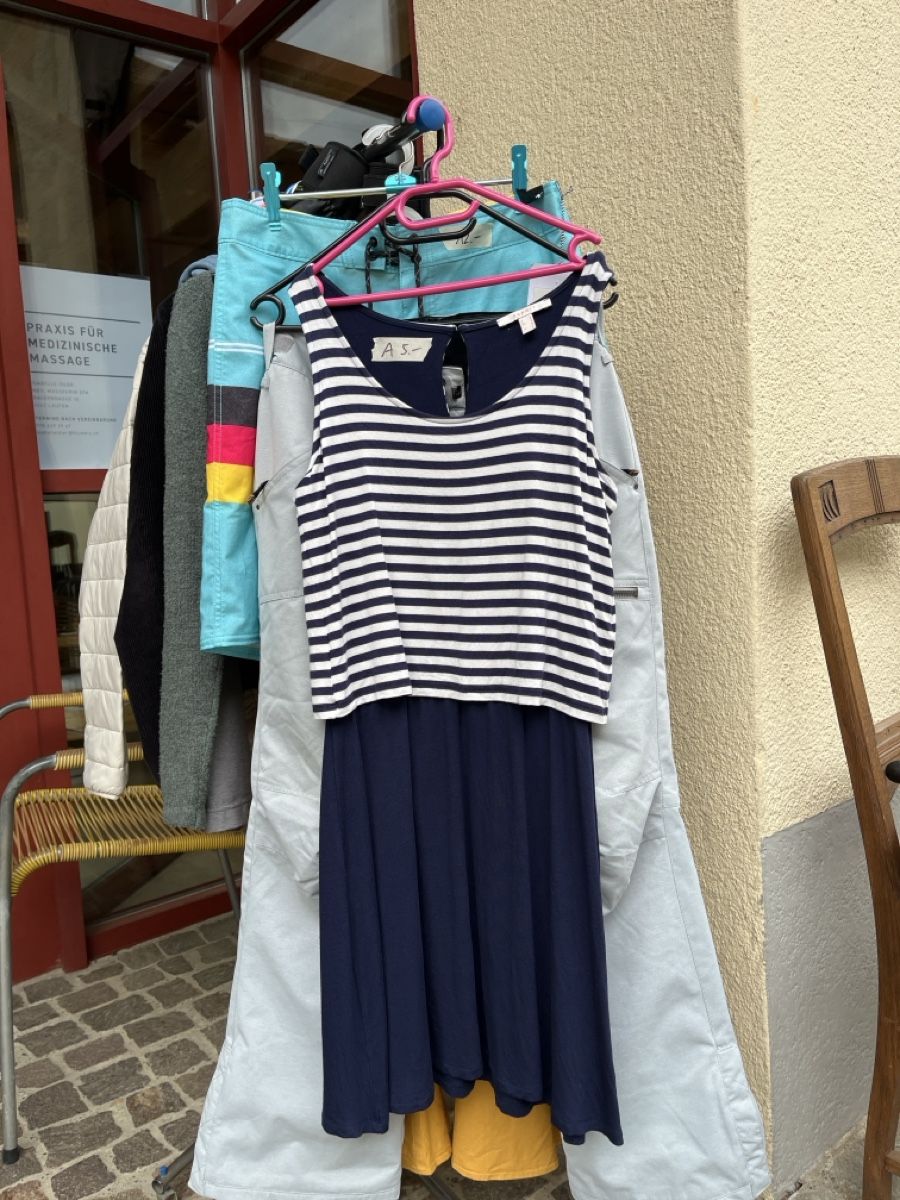 Esprit Vestiti: Sommerkleid ESPRIT, Gr. S – Usato da Röschenz venduto da Annakournikova