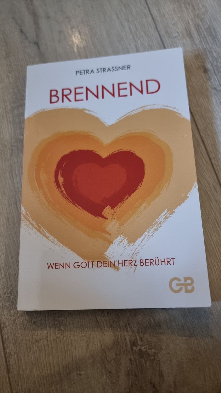 Libri: Buch "Brennend" von Petra Strasser -Neu – Nuovo (secondo la descrizione) da Wigoltingen venduto da Zuckerfee84