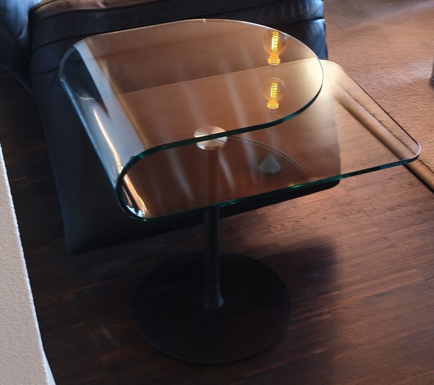 Tische: Table d'appoint en verre design – Gebraucht aus Zug von LindaManga 1