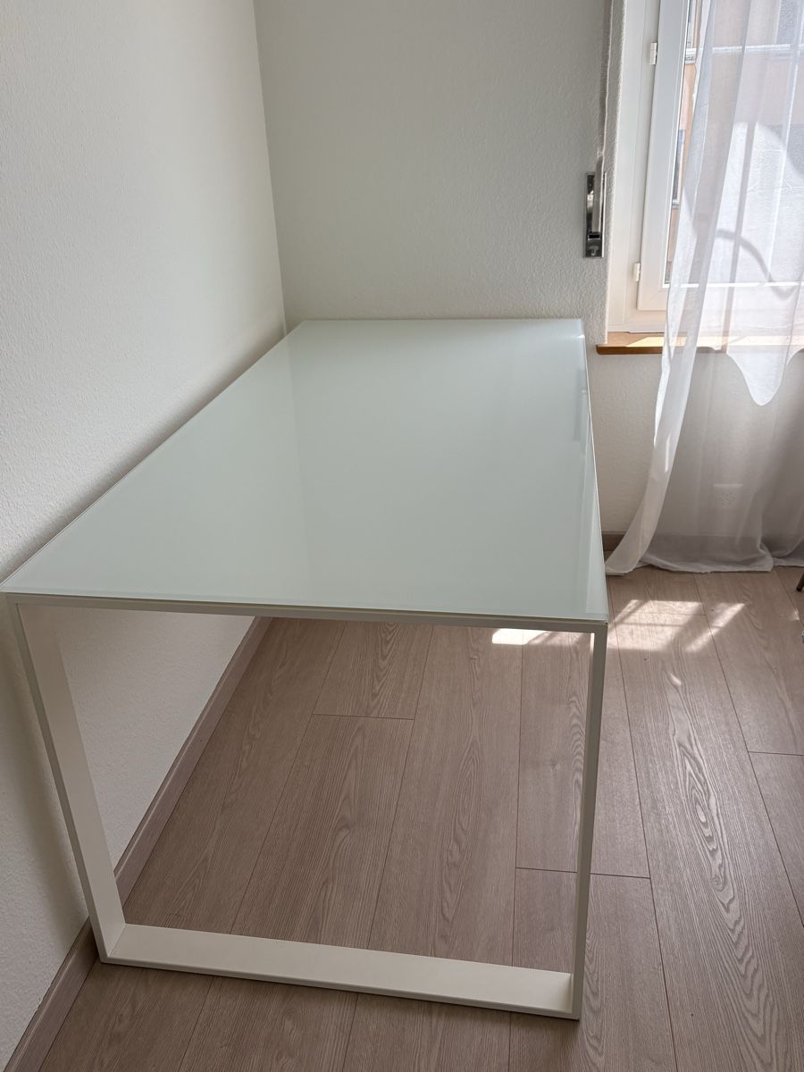 Bureaux: Schreibtisch – D'occasion à Zollikerberg par del_h6qs 1