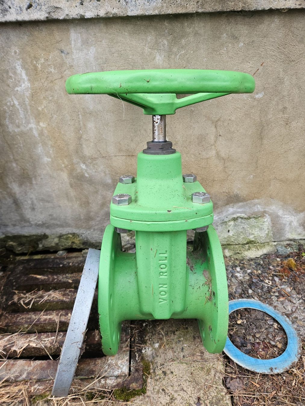 Tutti gli attrezzi: Vanne irrigation 100mm Von Roll – Usato da Haute-Nendaz venduto da Bart84 1
