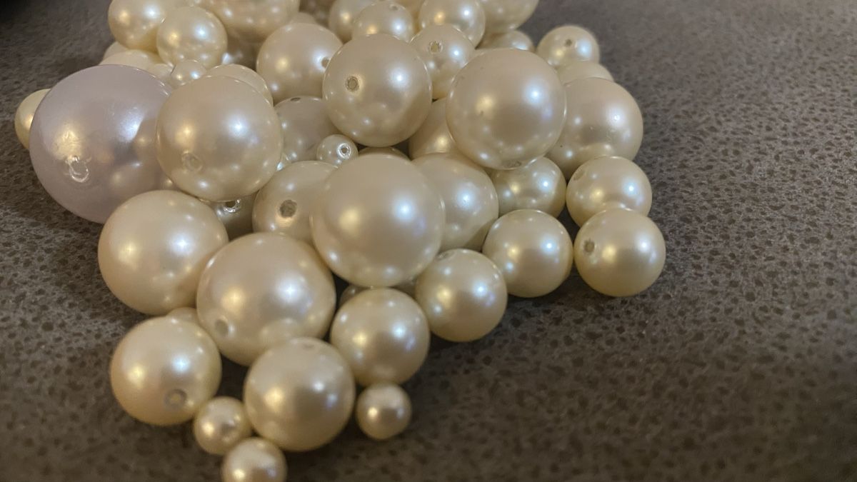 Perlen (unechte): Perlen Schmuck Bastelperlen Perlenmix – Gebraucht aus Zürich von Timi80 5