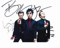 GREEN DAY (BAND) Grossfoto handsigniert (20x25cm) mit COA
