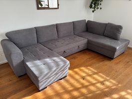 Ausziehbares Sofa mit Stauraum 2 Jahre alt
