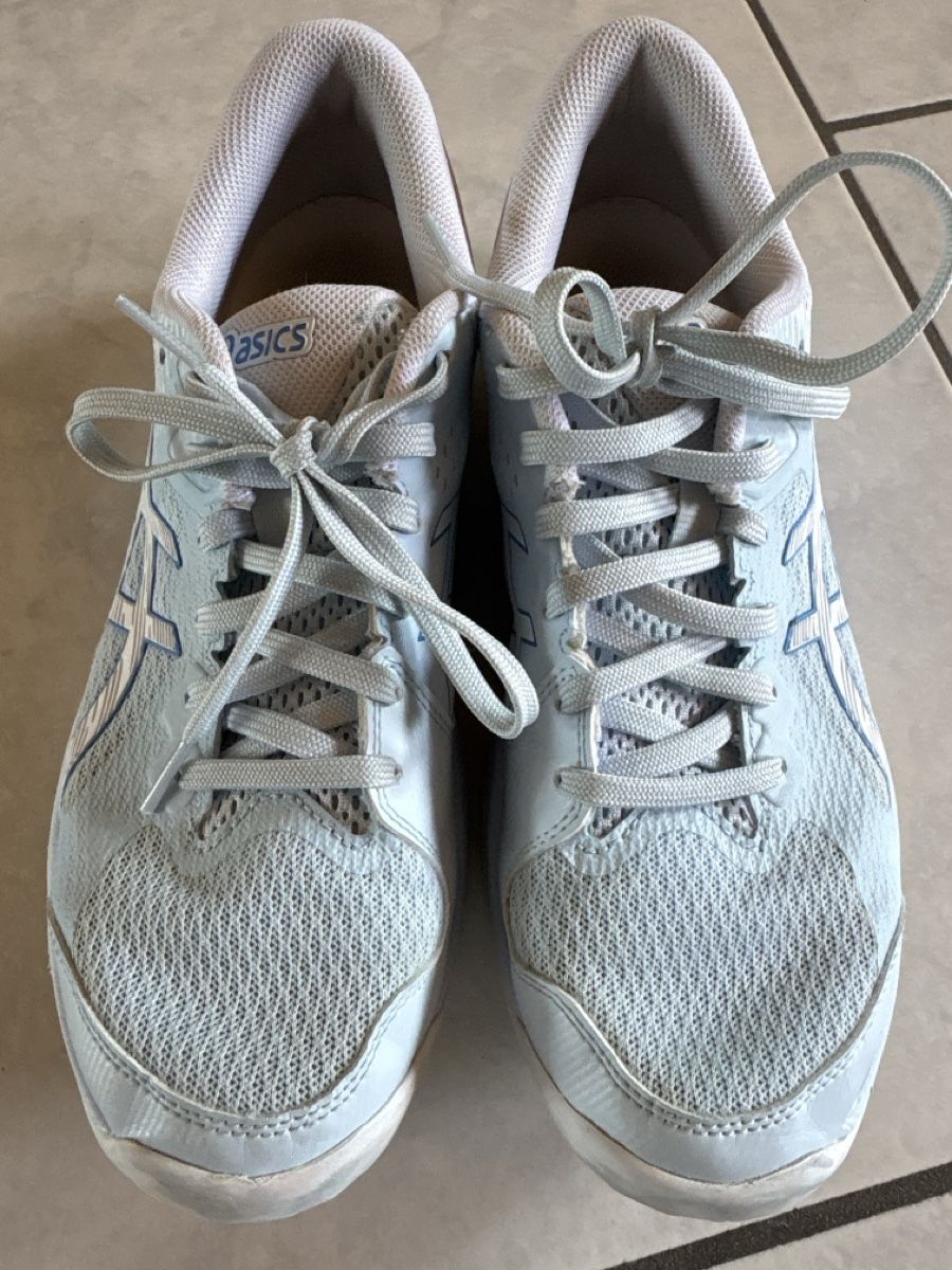 Asics Damenschuhe: Asics Hallenschuhe Damen hellblau Grösse 40.5 – Gebraucht aus Nottwil von wasserlufterde 2