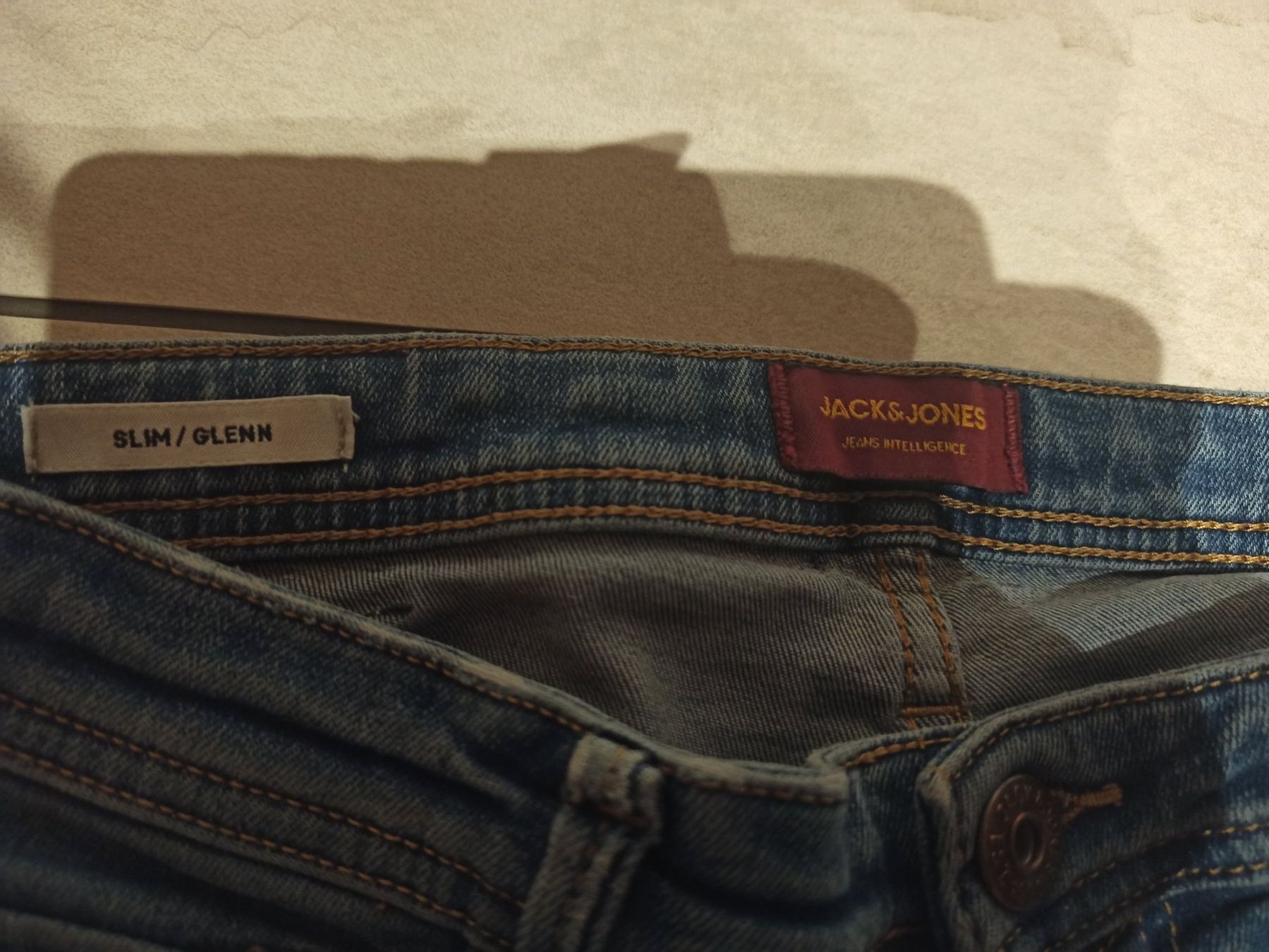 Jack & Jones Jeans: Jeans Jack and Jones – Usato da Niederwil AG venduto da Nioc28 2