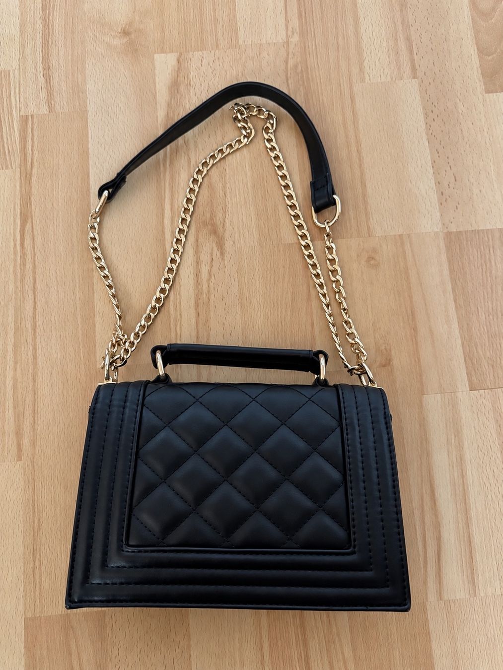 Borse da donna: Handtasche schwarz gesteppt mit Goldkette – Nuovo (secondo la descrizione) da Kirchberg BE venduto da lea_kb6y 1
