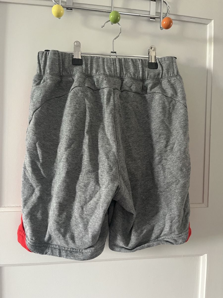Puma Pantaloni: Swiss Shorts Gr. S – Usato da Bern venduto da Moorigo 2