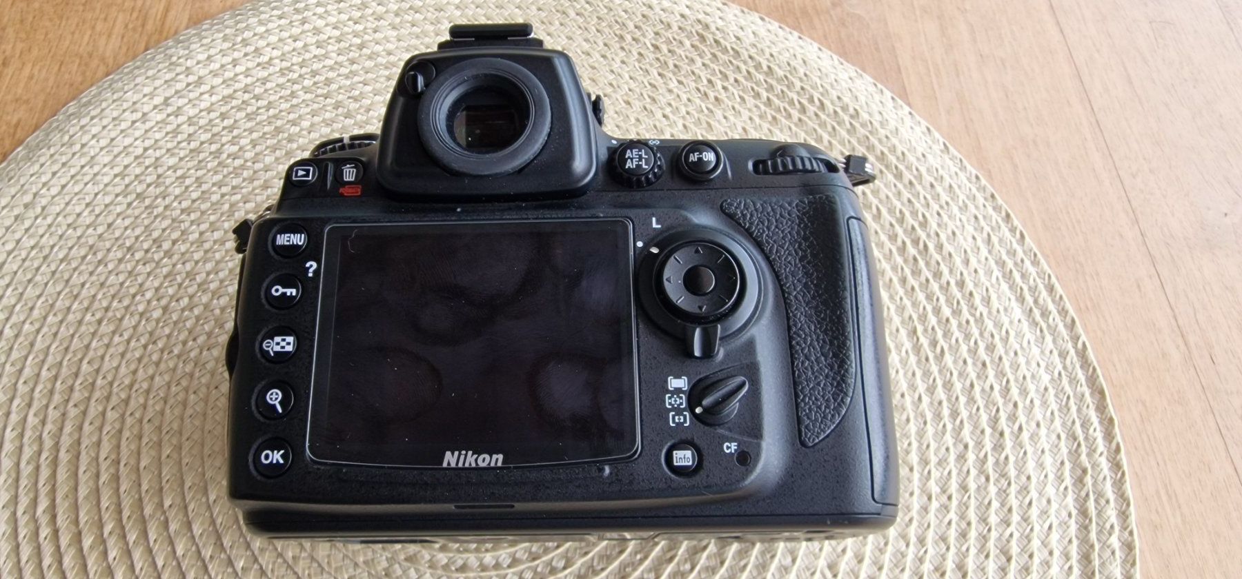 Nikon Fotocamera: Nikon D 700 Digitalkamera + Zubehör – Usato da Stüsslingen venduto da champ11 1