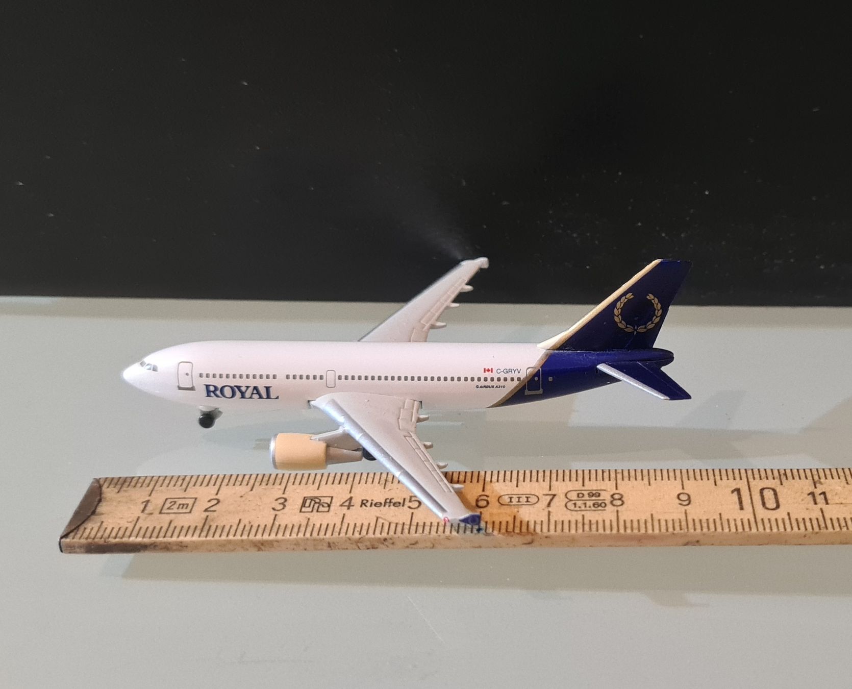 Herpa Modellbausätze & Standmodelle: Herpa Royal Aviation 1:500 – Gebraucht aus Uetendorf von myhome12 3