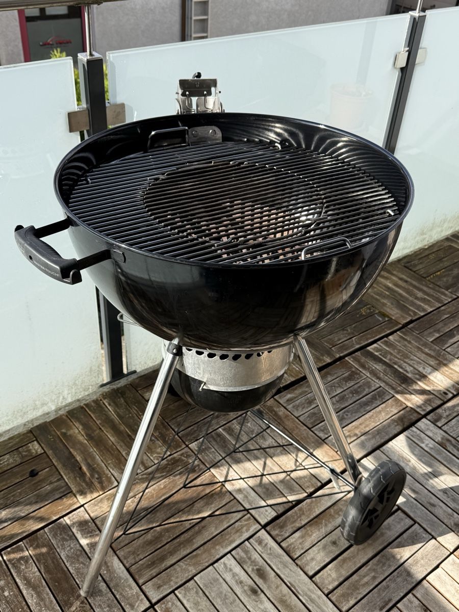 Grills: Weber Holzkohlegrill Master-Touch Premium E-5770 – Gebraucht aus Safenwil von Mubuch 2