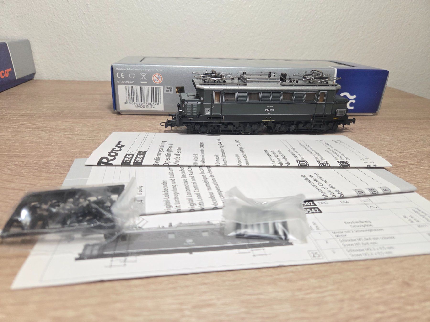 Roco Modelleisenbahnen: Roco 78542 E-Lok E44 039 DRG Digital H0 – Neu und originalverpackt aus St-Aubin-Sauges von Lo_Go 6