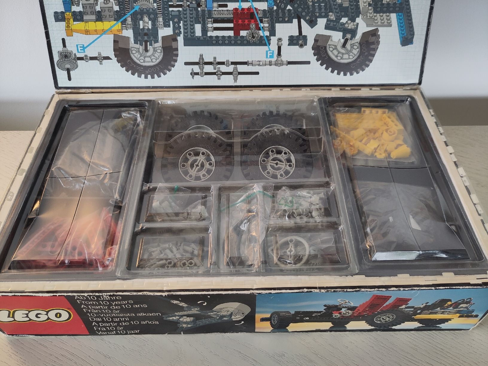 Lego Jeux de construction: LEGO Technic 8860 Car Chassis – D'occasion à Rafz par nen_92qk 4
