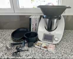 Thermomix TM5 mit Zubehör sucht ein neues Zuhause