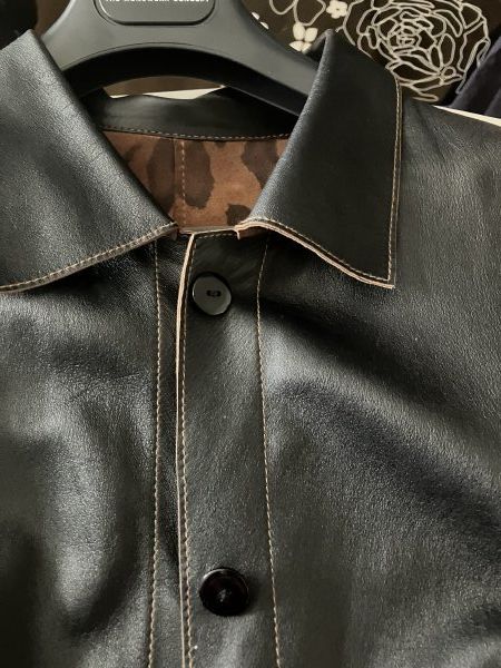 Giacche: Exklusive Lederjacke, Grösse 38, Schwarz/innen Leopardmuster – Nuovo (secondo la descrizione) da Märwil venduto da Yvonne034 1
