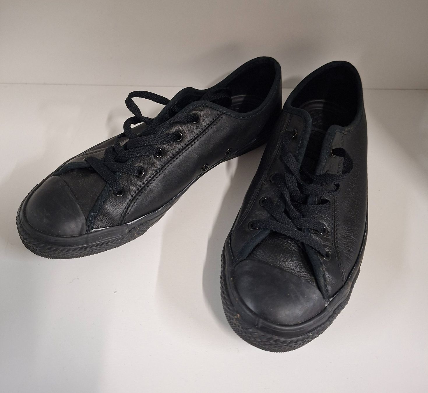 Converse Scarpe da donna: Converse schwarze Sneaker Gr. 37 – Usato da hombrechtikon venduto da Marijo