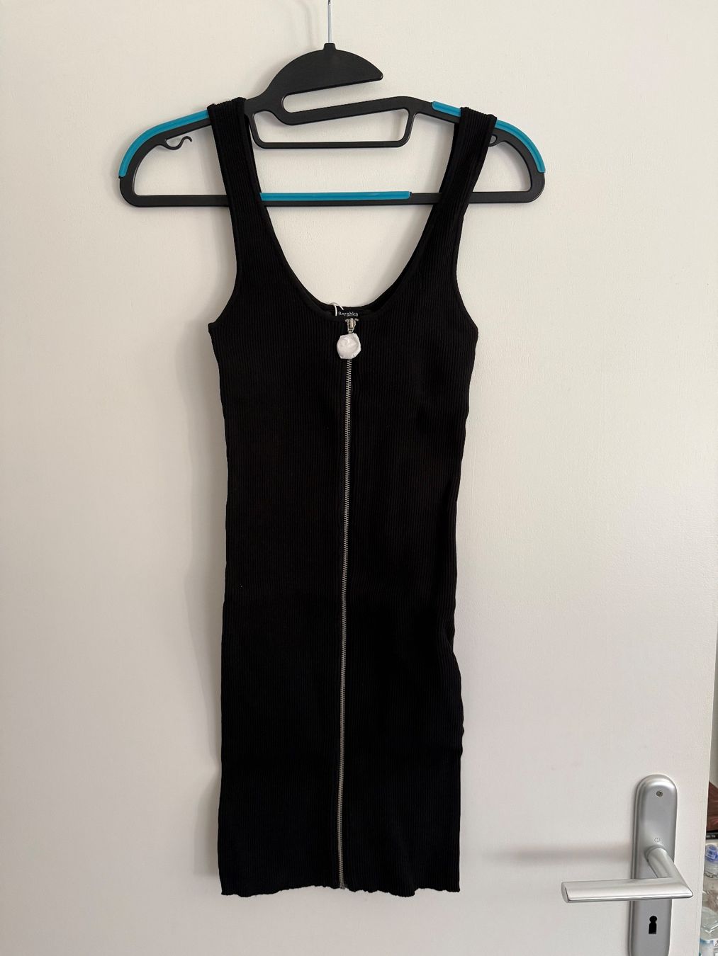 Bershka Vestiti: Vestito nero – Nuovo e nell'imballaggio originale da Losone venduto da AriCol1512
