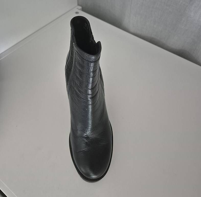 Scarpe da donna: Stiefeletten von HOGAN Grösse 37.5 – Usato da St. Gallen venduto da olivanna 2