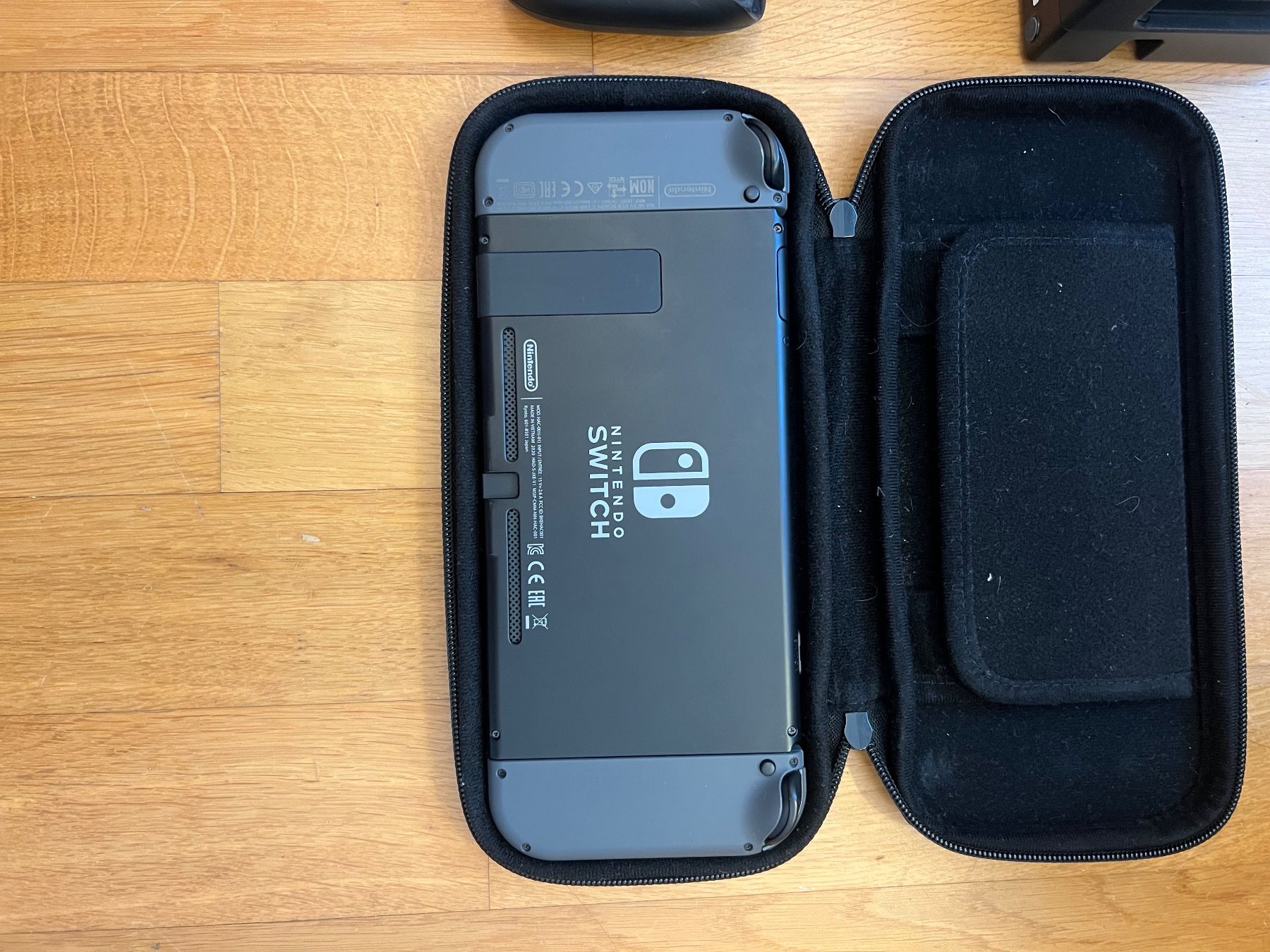 Nintendo Console: Nintendo Switch Konsole Set schwarz gebraucht – Usato da Oberrieden venduto da maritcouvreur 2