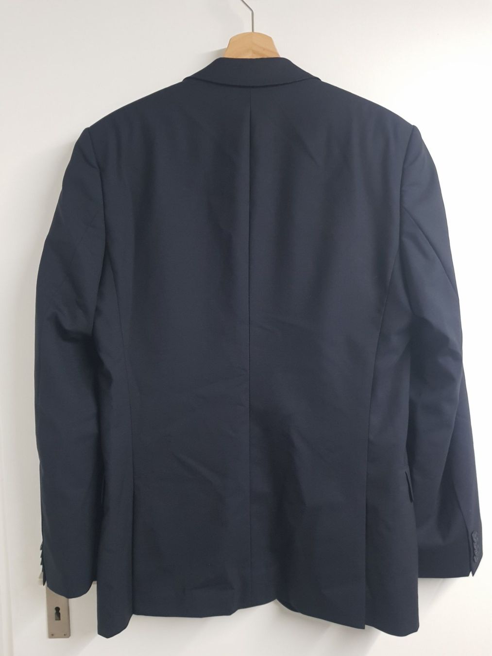 Completi: Hugo Boss Anzug Blazer – Usato da Hermetschwil-Staffeln venduto da Tamara1008 1
