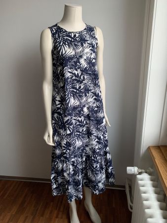 Max Mara: Langes herrlich blau gemustertes Sommerkleid, 36