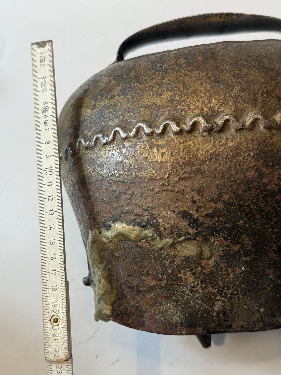 Campanacci mucche: Grosse Glocke Alt, 24x24 cm repariert B02 – Usato da Grenchen venduto da swiss.antiques 5