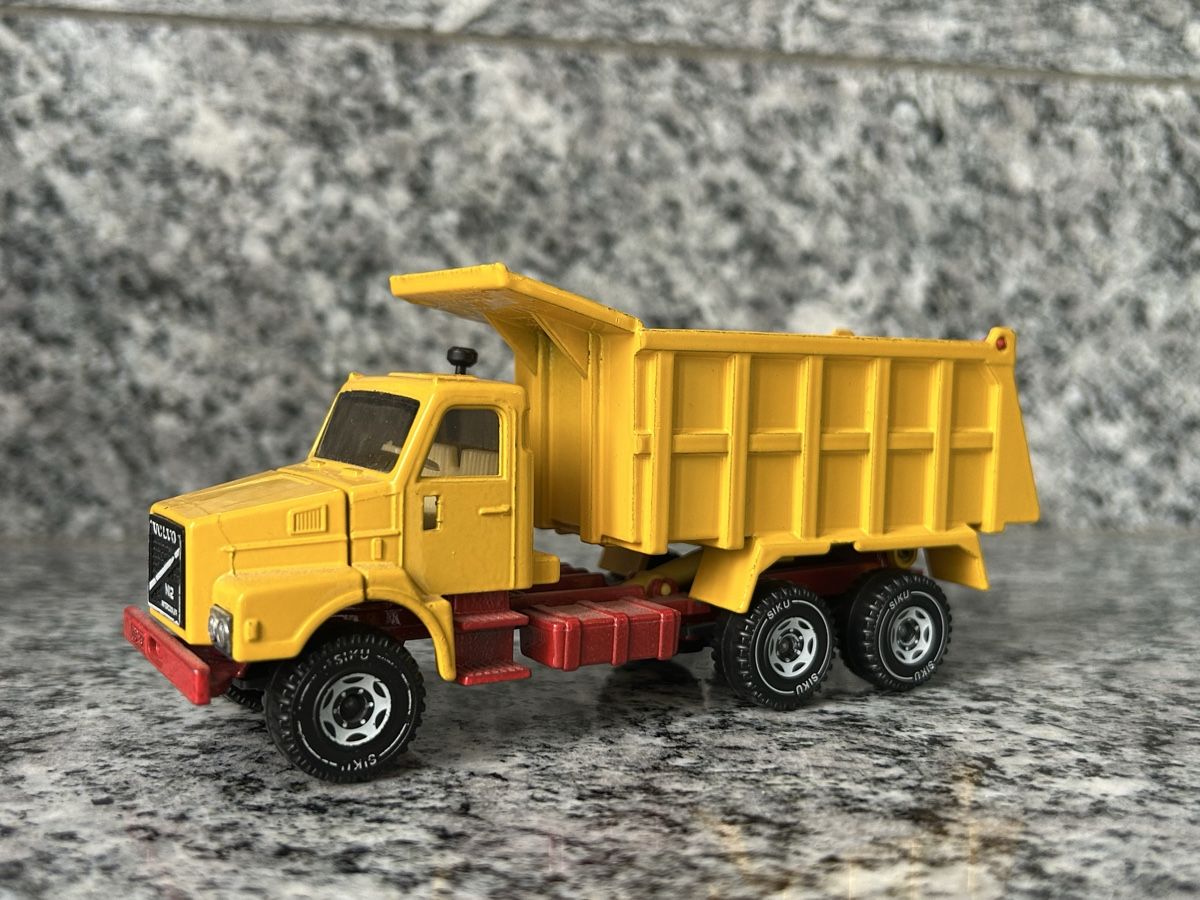 Siku Modellbausätze & Standmodelle: Volvo N12 , Siku – Gebraucht aus Horw von Tigercat635