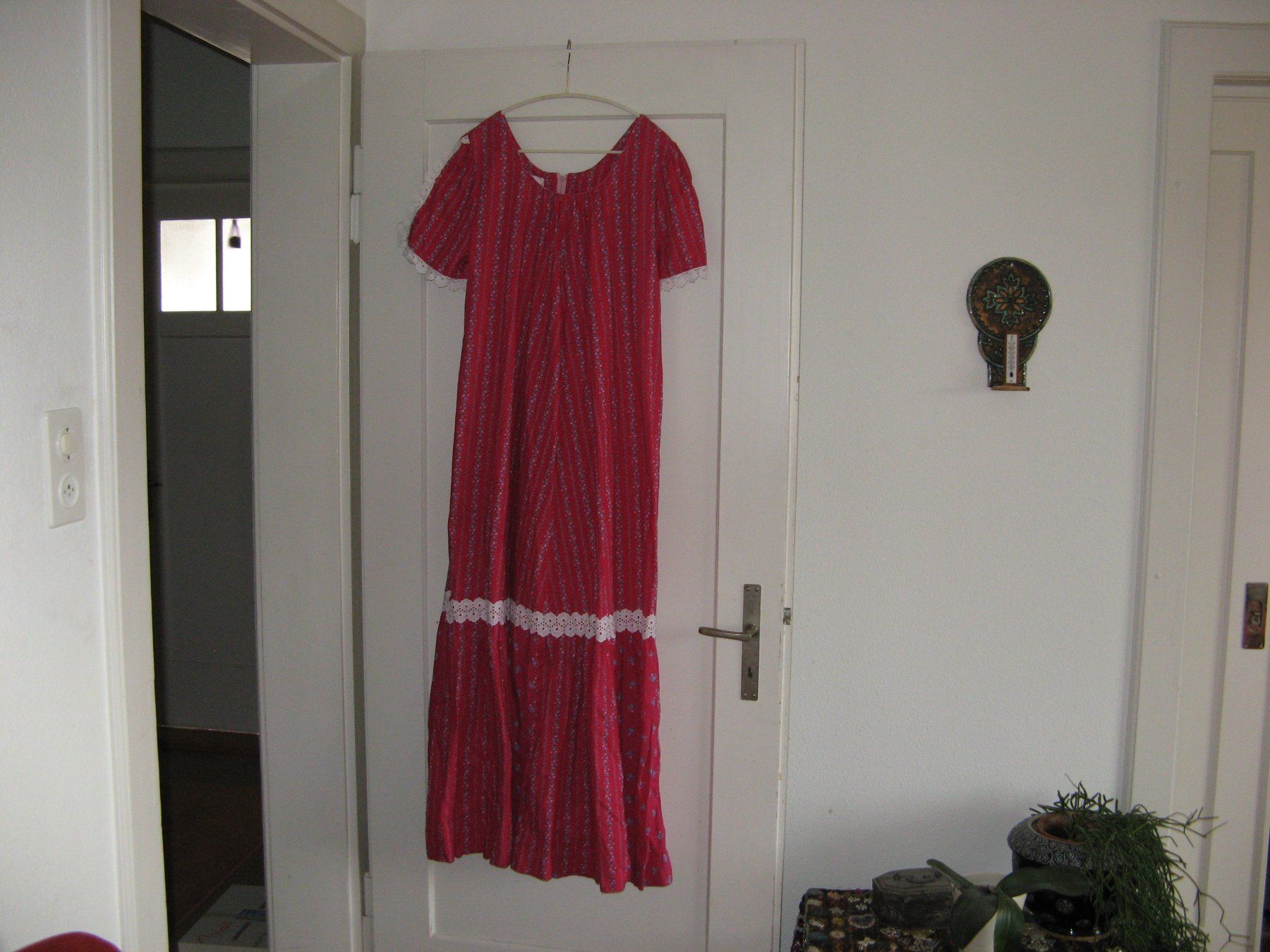 Vestiti: Langes Kleid Gr. 44 – Usato da Zürich venduto da apil