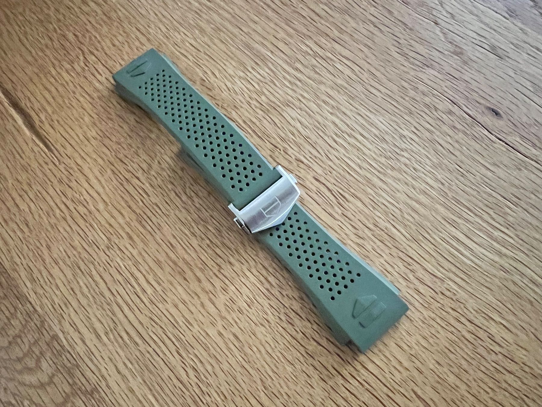 Bracciali & Braccialetti: Bracelet TAG Heuer connected caoutchouc vert E4 et (E3) – Usato da Morges venduto da Alexys23