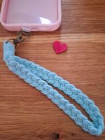 Handgemachtes Makramee-Handyband Mint