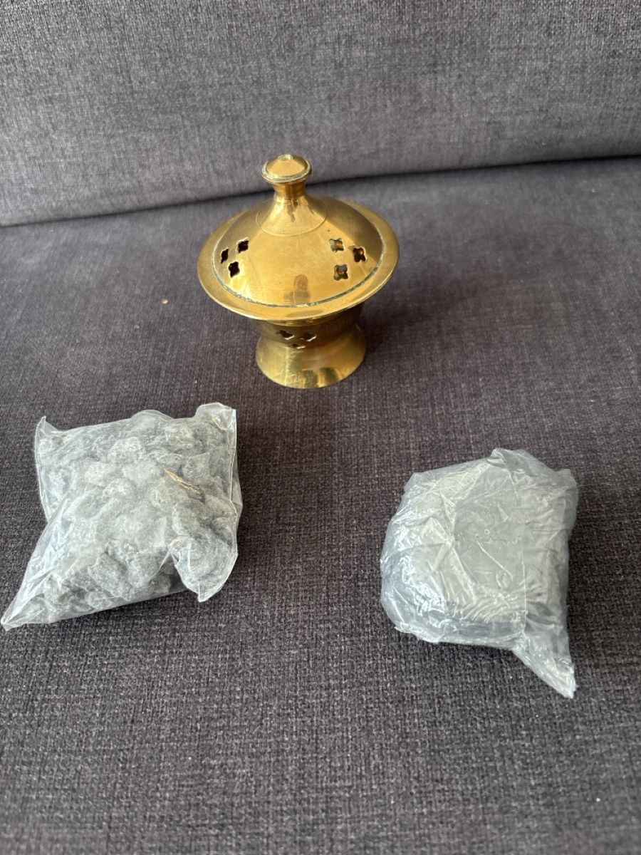 Toutes les décorations: Weihrauchgefäss  mit Rauchstein – D'occasion à Bonstetten par kleinck1