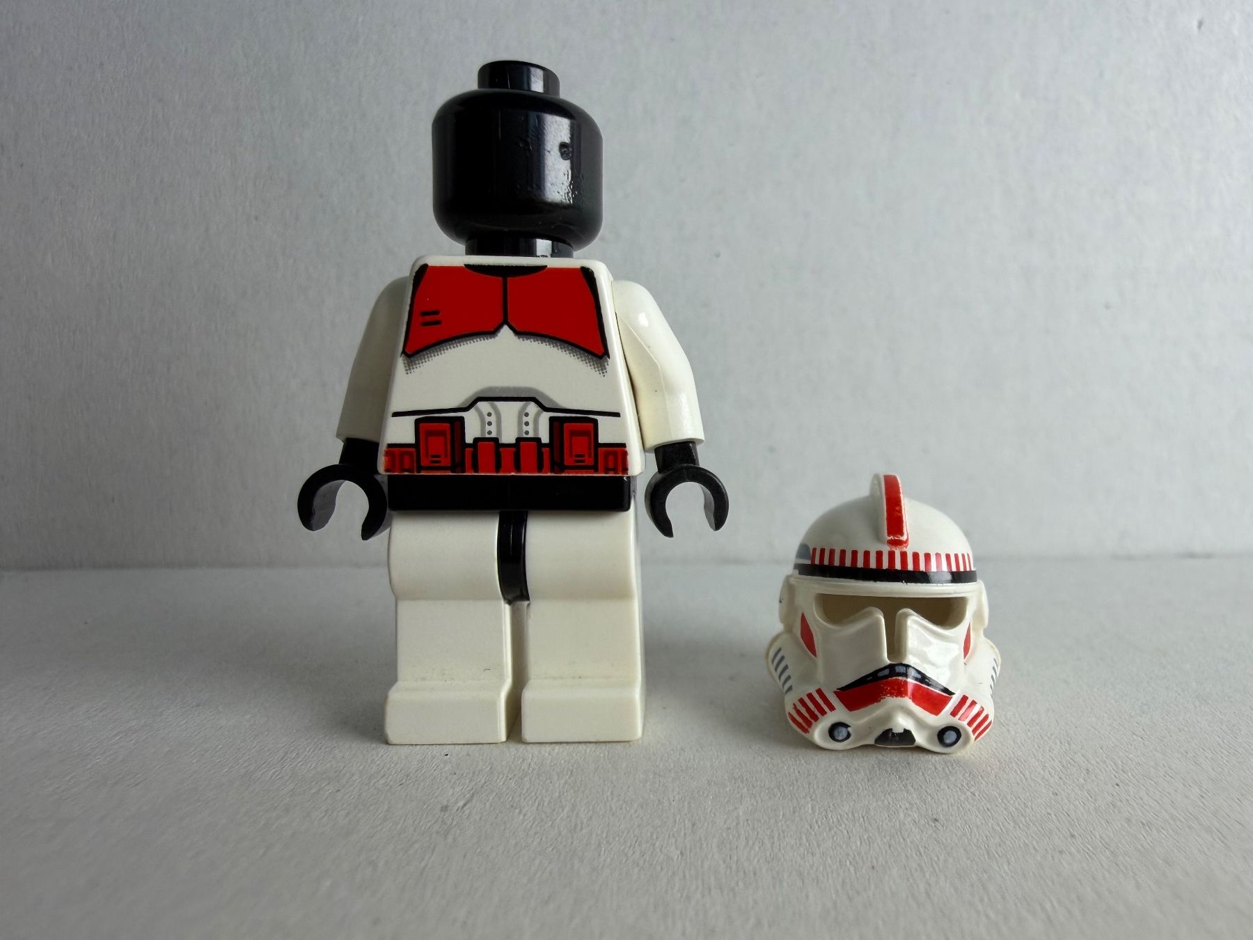 Lego Statuette: Clone Shock Trooper, Coruscant Guard – Usato da Neftenbach venduto da Elitebricks 1