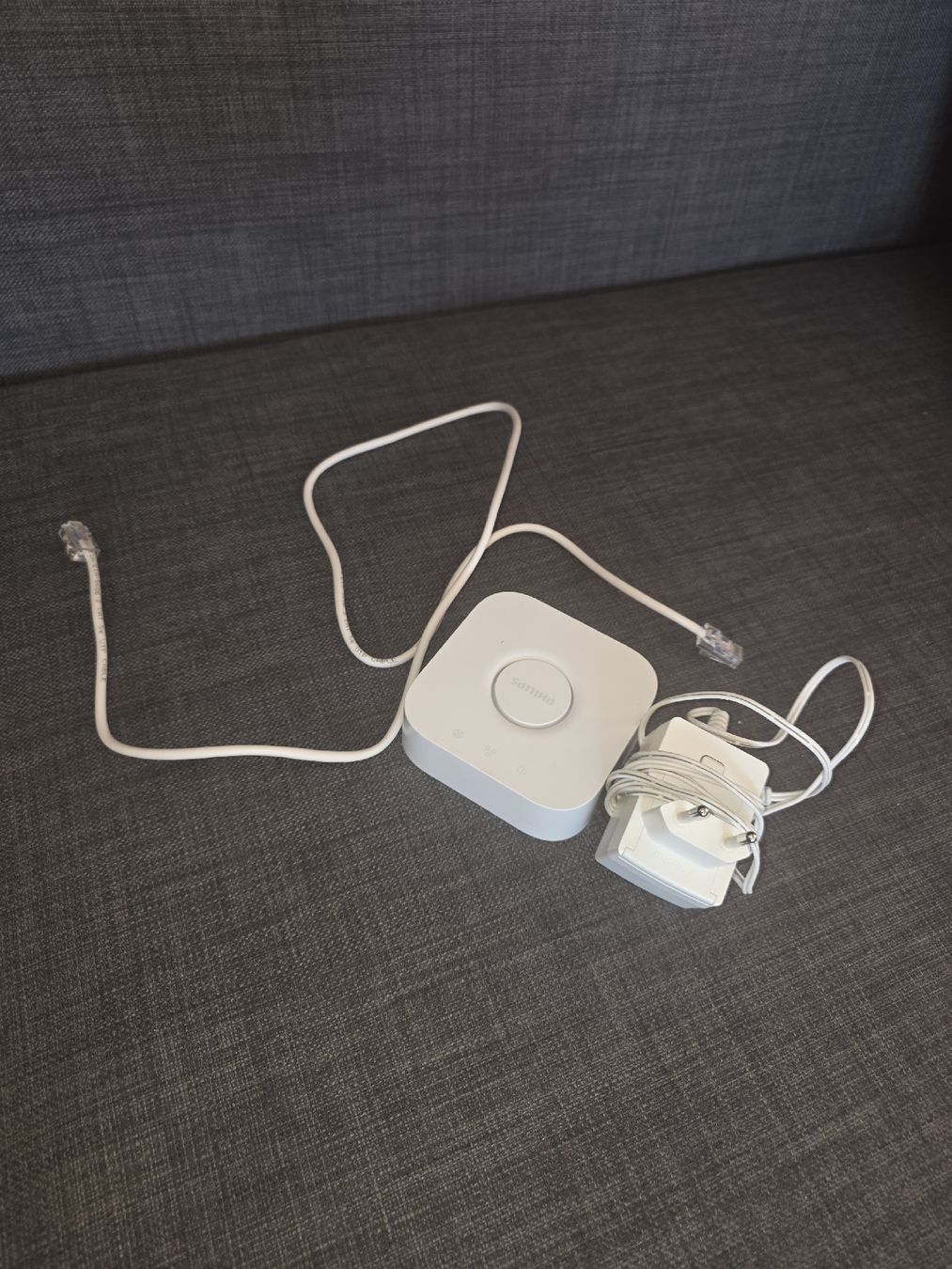 Philips Hubs & Switches: Philips Hue Bridge mit Netzteil und Kabel – Gebraucht aus Dübendorf von minawa7