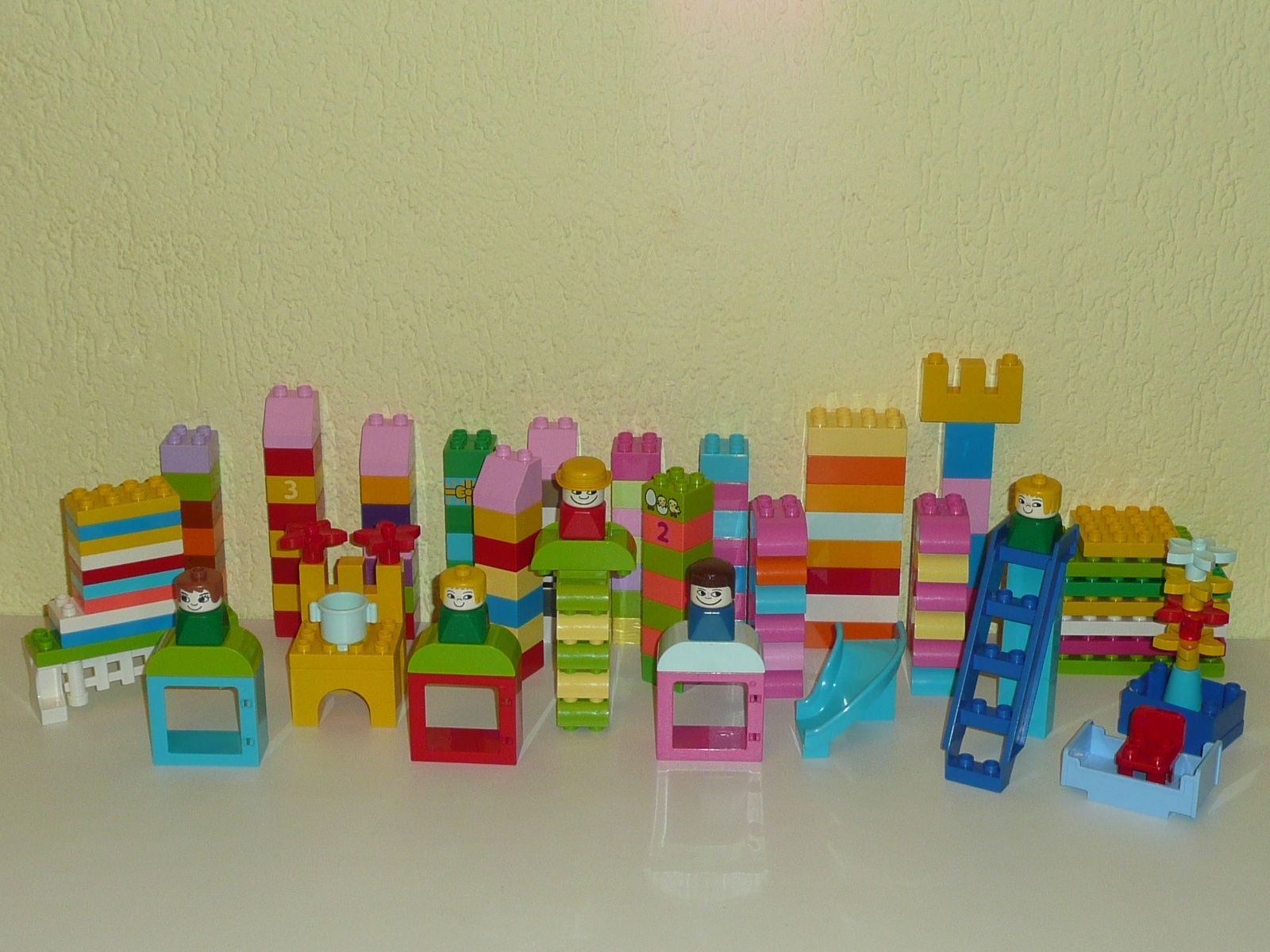 Lego Giocattoli: Toller Duplo Posten mit grosser Platte und vielen Bausteinen – Usato da Kriens venduto da Taurus12 1