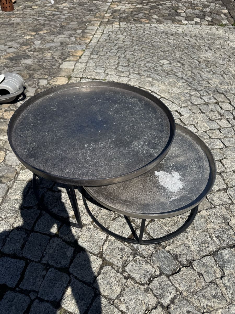 Tavoli: Schwarzer Metall-Couchtisch, 2er-Set, Industrial Look – Usato da Thun venduto da gia_k8tq 1