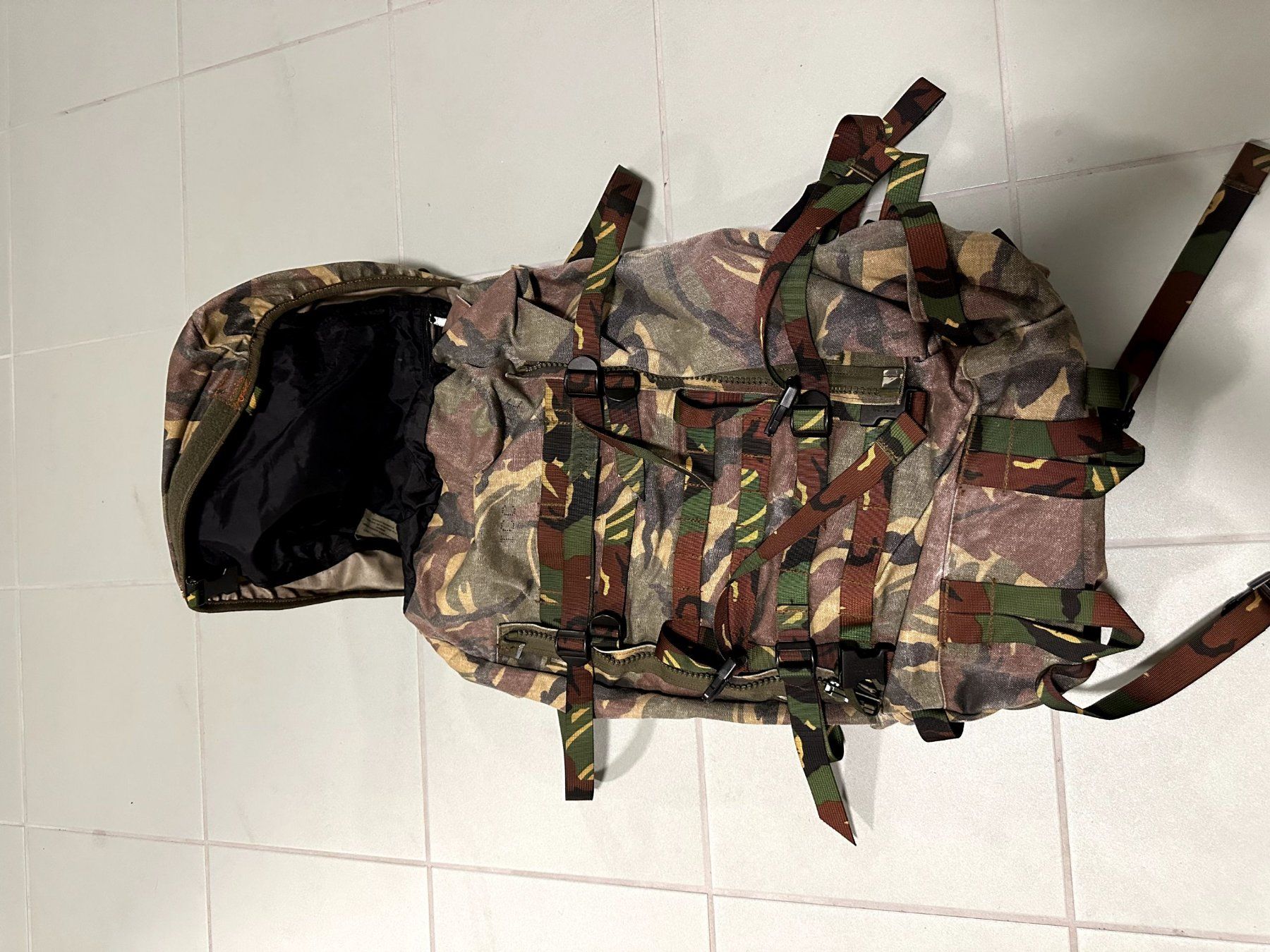 Zaini: Grand sac à dos militaire – Usato da Payerne venduto da pop_ghf9