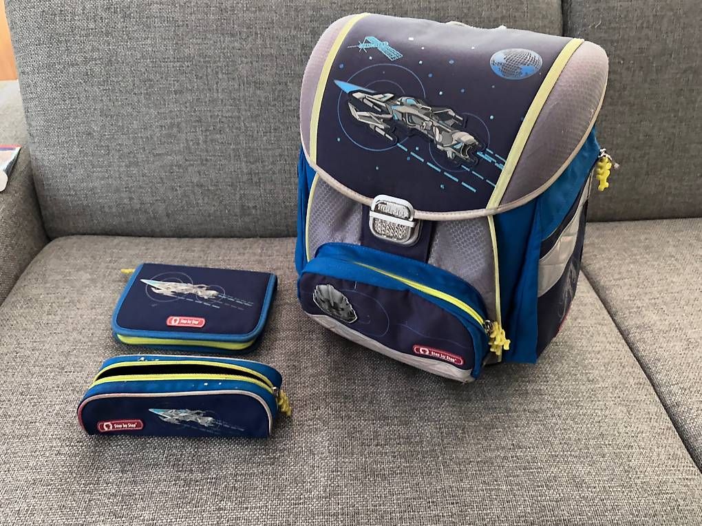 Step by Step Zaini: Schultheke "Step by Step" mit Weltraummotiv – Usato da Cham venduto da Maezeric