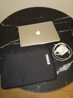 MacBook Air 13" A1466 2017 mit Ladegerät & Tasche