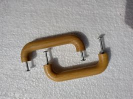 2 Poignées de meubles en chêne