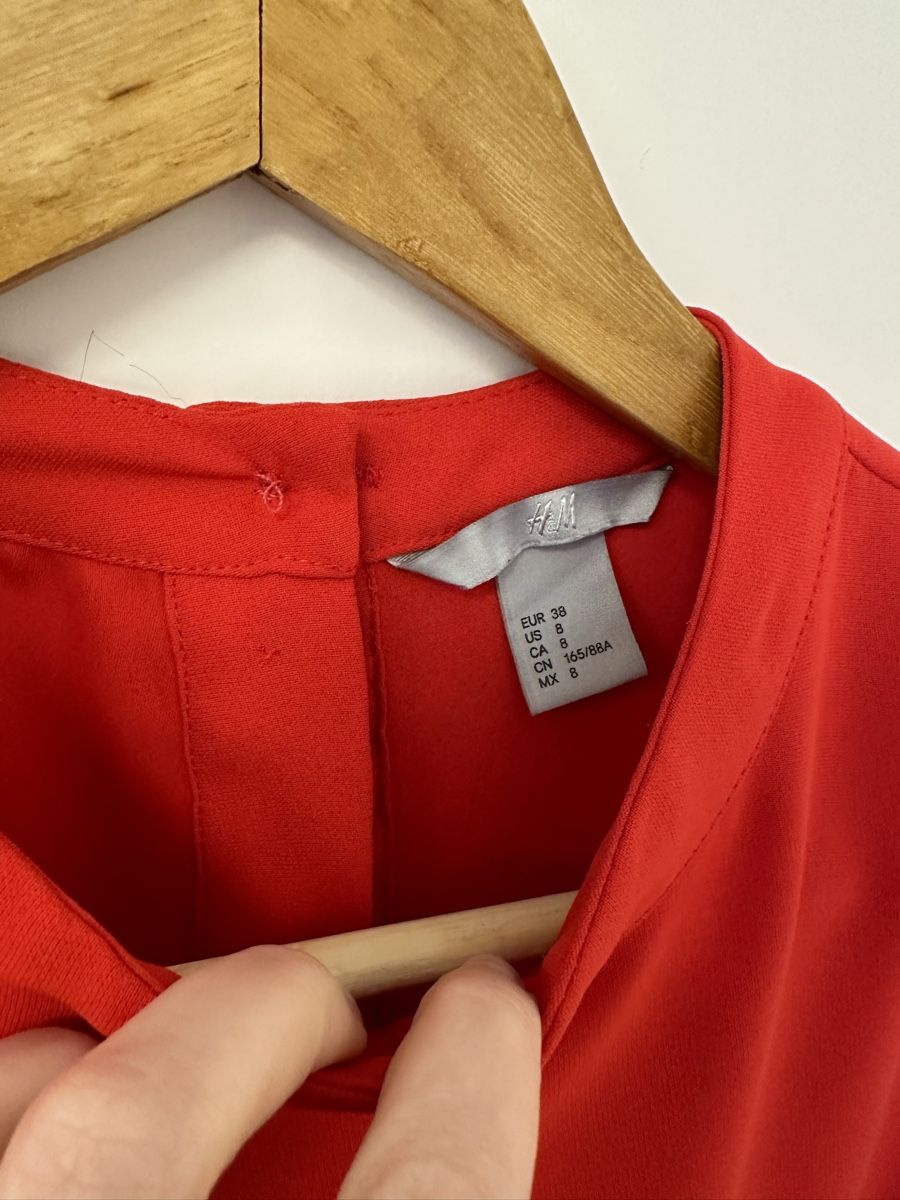 H&M Kleider: Elegant Red Dress H&M size 38 – Gebraucht aus Kilchberg ZH von kku_pv69 2