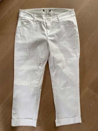 Neuwertige weisse 3/4 Hose Marke Mango Grösse 38