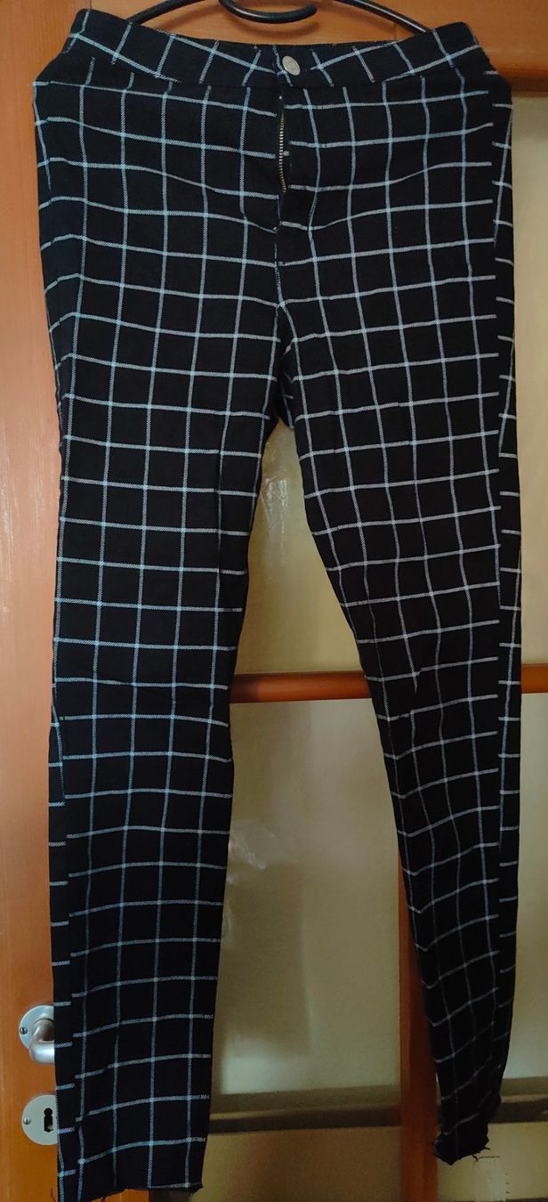 H&M Pantaloni: H&M Stoffhose Grösse 36 – Usato da Zürich venduto da tweetys78
