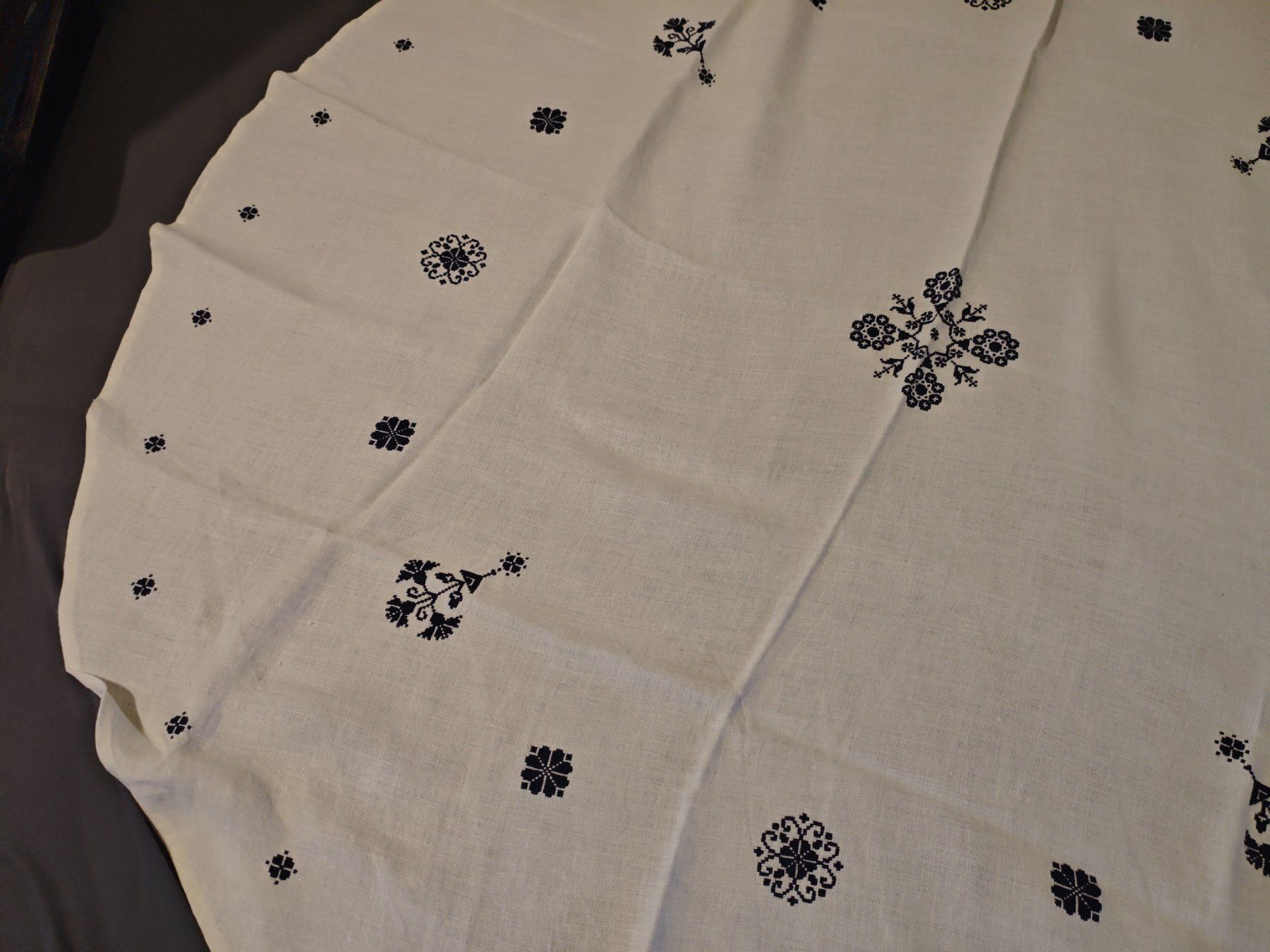 Autre linge de table: Runde Tischdecke weiss – D'occasion à Wallisellen par Kleindai 3