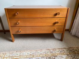 Victoria Kommode Nussbaum Mid Century / Vintage 1960er