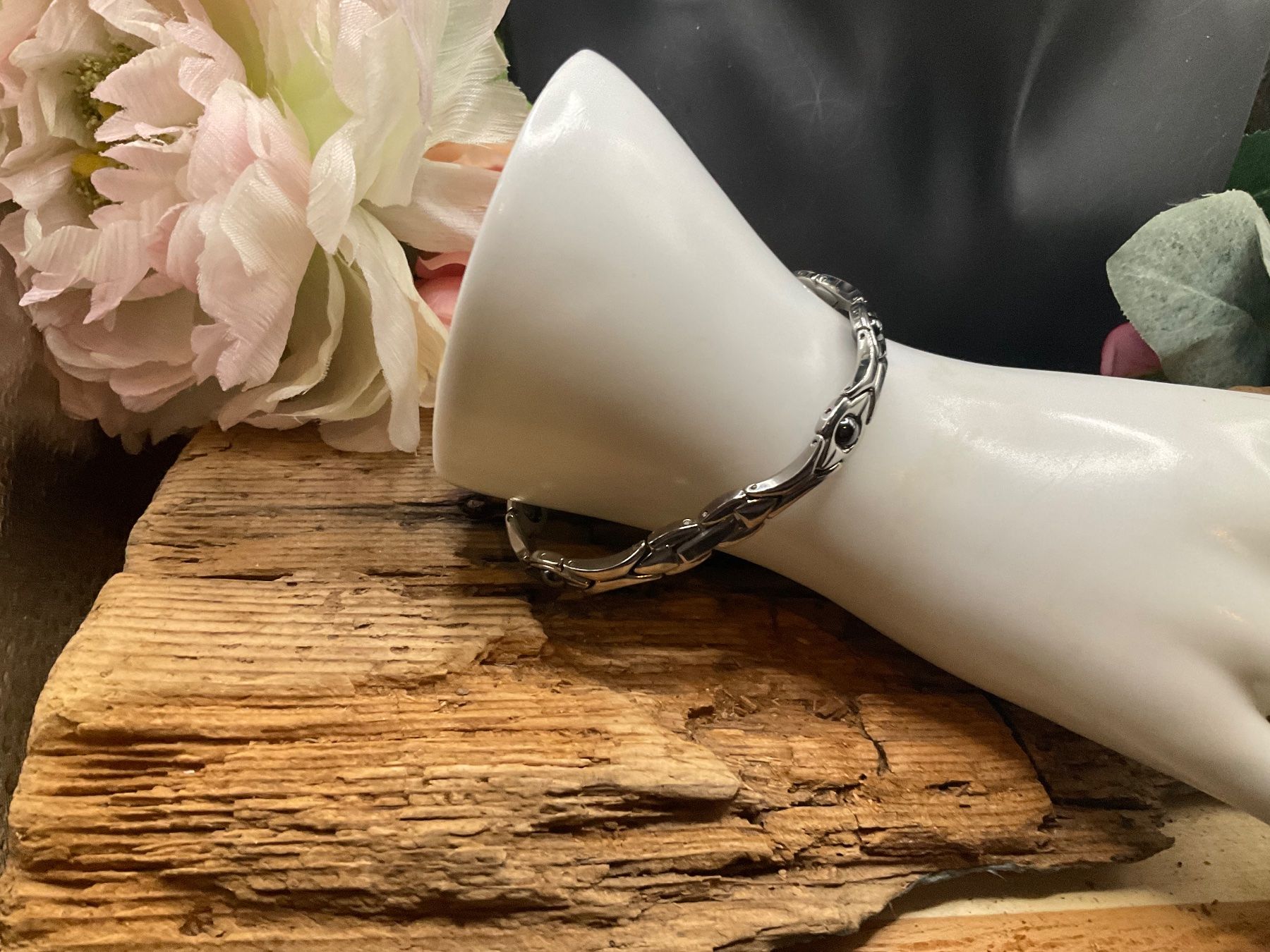 Bracciali & Braccialetti: Armband Edelstahl mit Magnetkugeln – Usato da luzern venduto da Alpendorf1 1