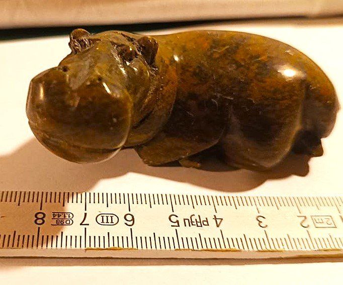 Figuren: Süsses Flusspferd, handgeschnitzt, Speckstein Figur Deko – Gebraucht aus Dürnten von Winundmehr