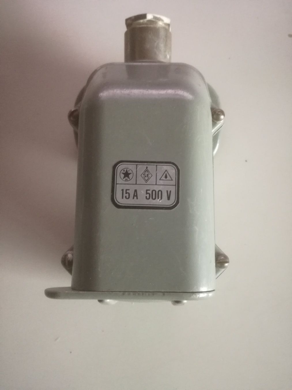 Feller Spine: Steckdose J15/4 3LPE 500V AP – Usato da Sursee venduto da Ursus_LU