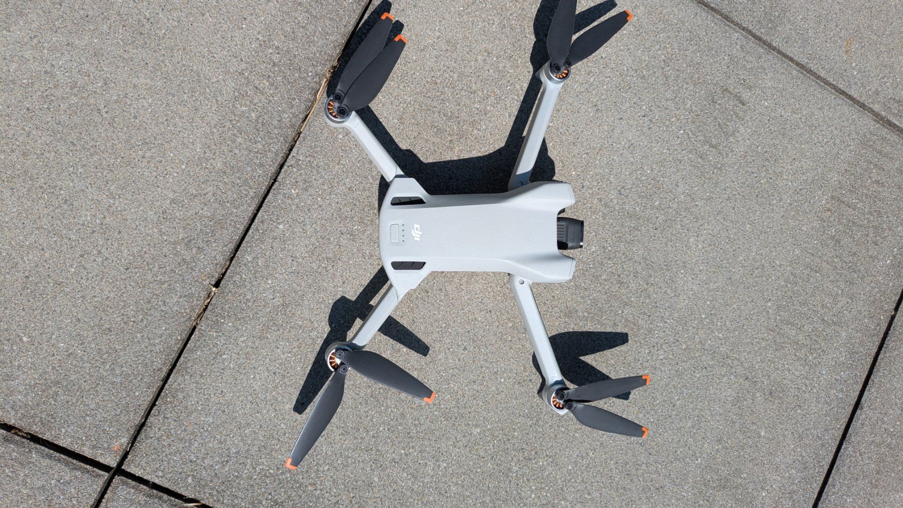 DJI RC Kits de montage: DJI Mini 3 Fly More Combo Drohne mit RC Controller – D'occasion à Wädenswil par Carpintero 6