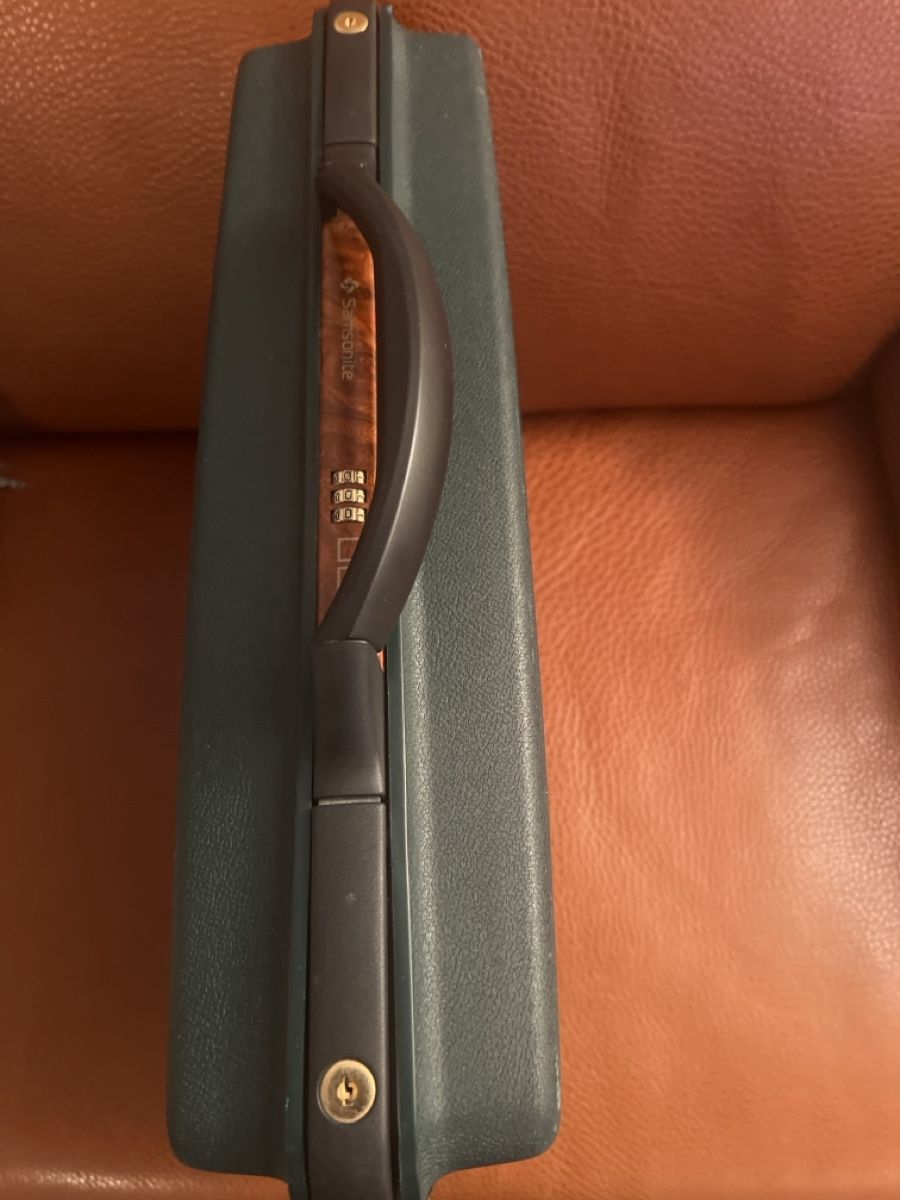 Samsonite Valigie: 1 mallette SAMSONITE presque neuve selon photos – Usato da Charmey (Gruyère) venduto da Rolando6 3