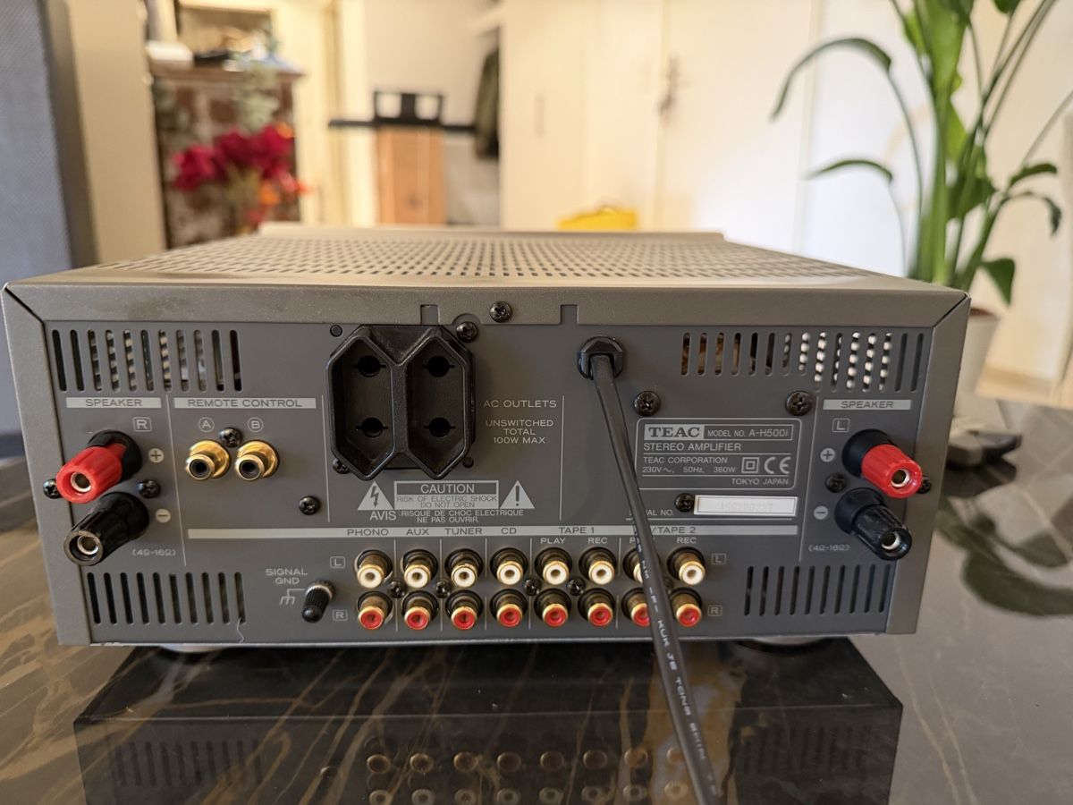 Teac Amplificatori: TEAC A-H 500i VERSTÄRKER – Usato da Rapperswil SG venduto da Whitecielo 4
